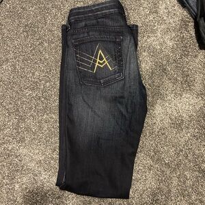 7 for all man kind A pocket with gold logo on back pockets size 27